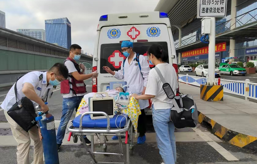 八宿县救护车出租公司